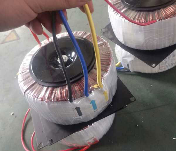 環形變壓器200W,220V轉24V環形變壓器廠家 環形變壓器200W,220V轉24V環形變壓器廠家